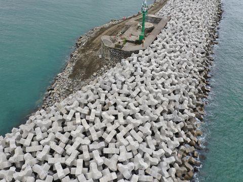 Port of Poti breakwater body
